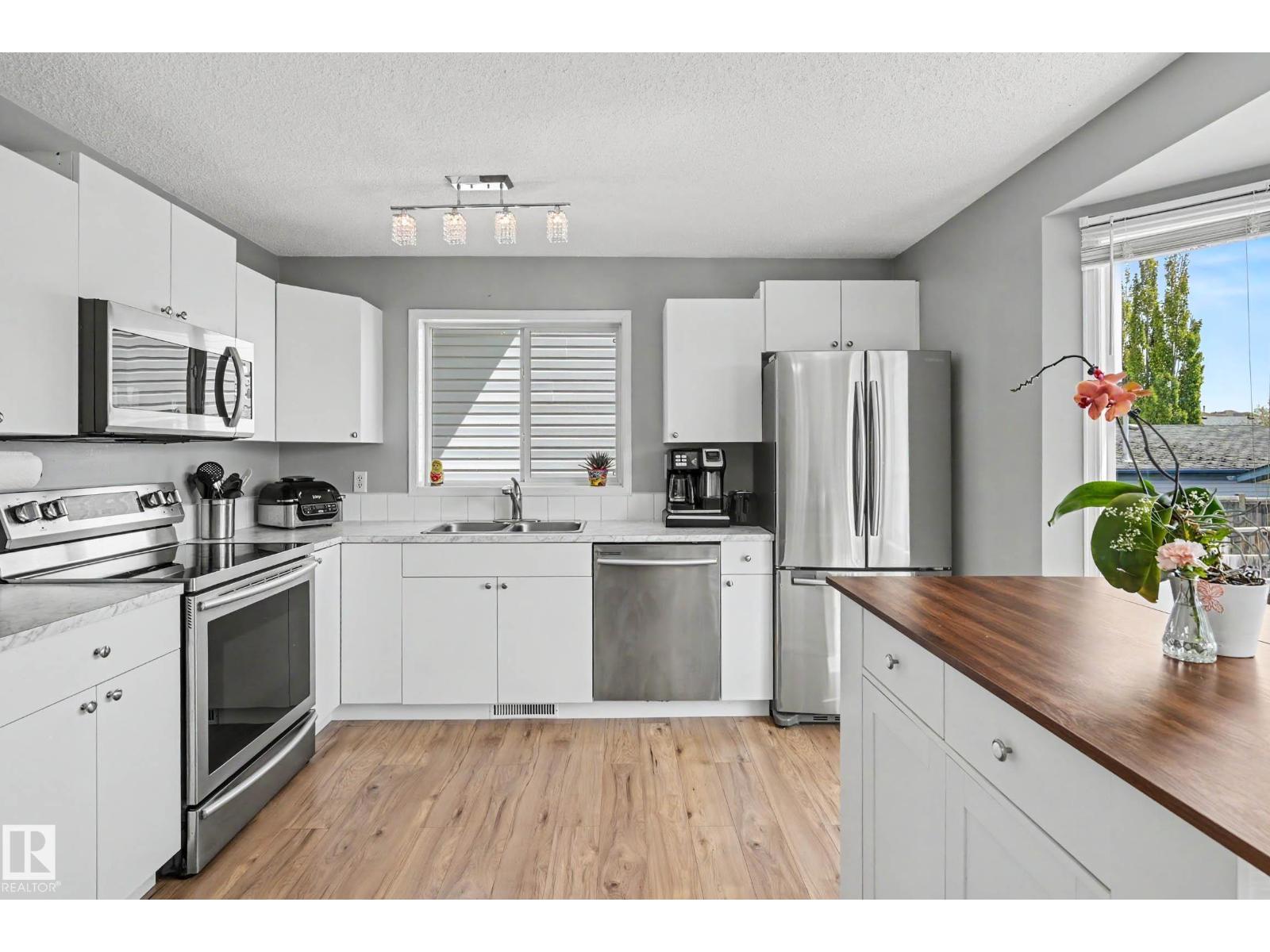 2123 36 AV NW - 13