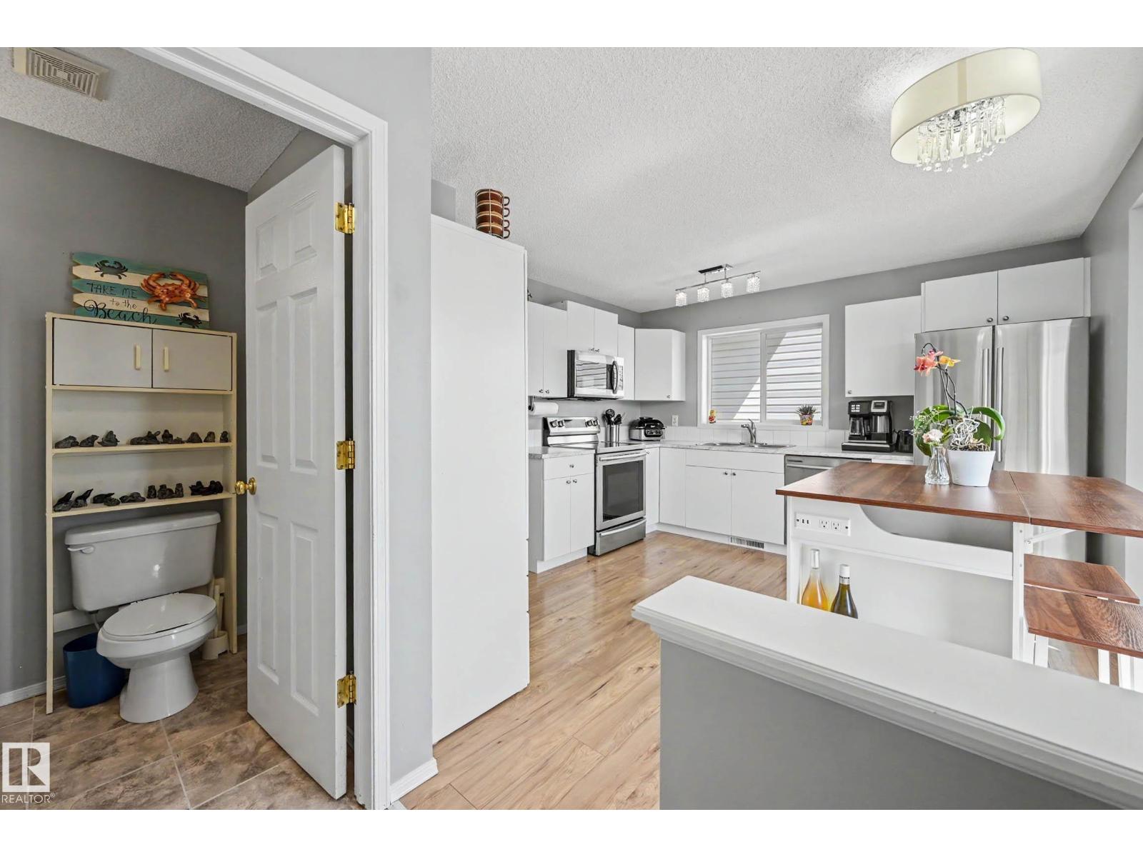 2123 36 AV NW - 17
