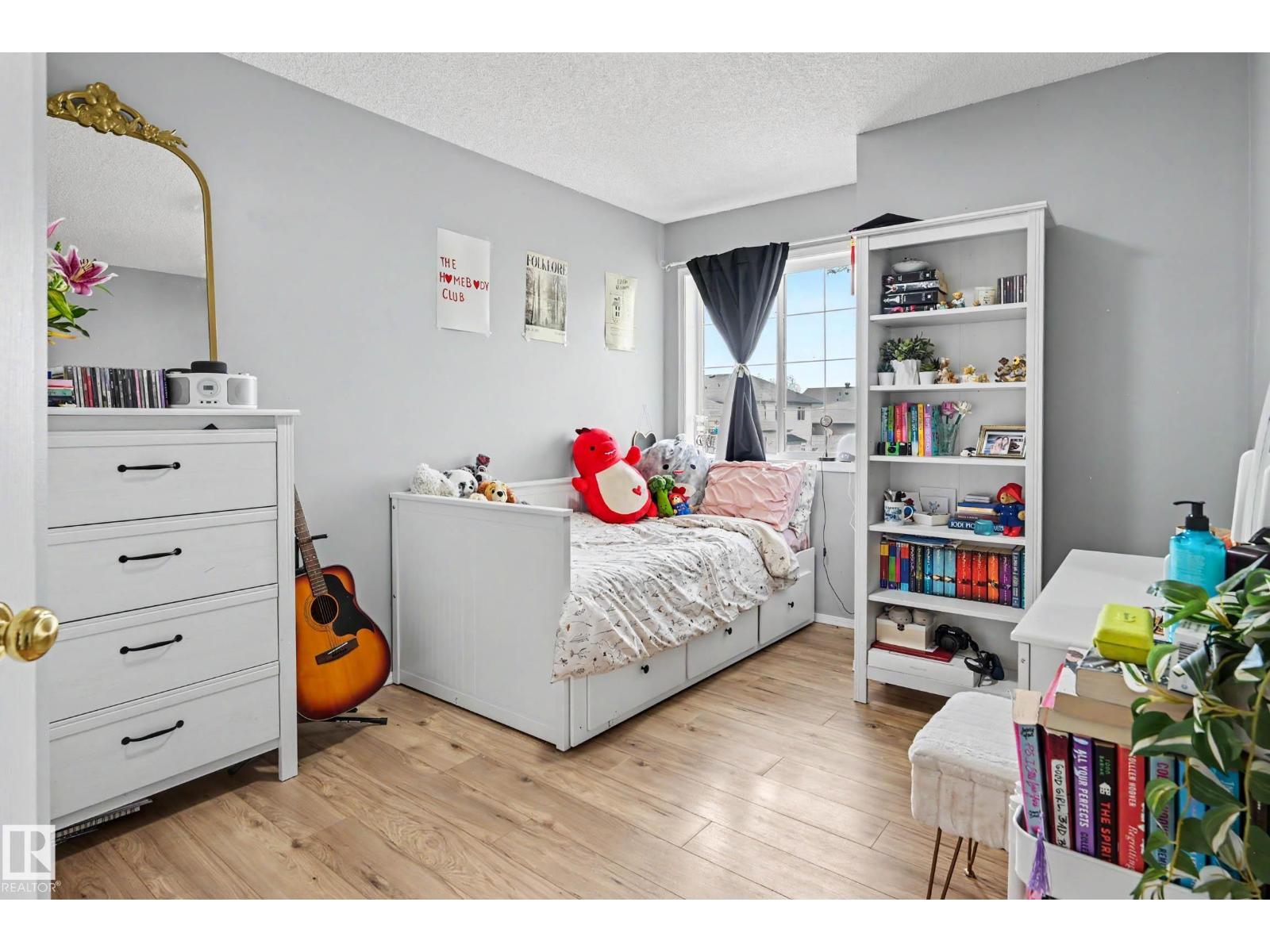 2123 36 AV NW - 25