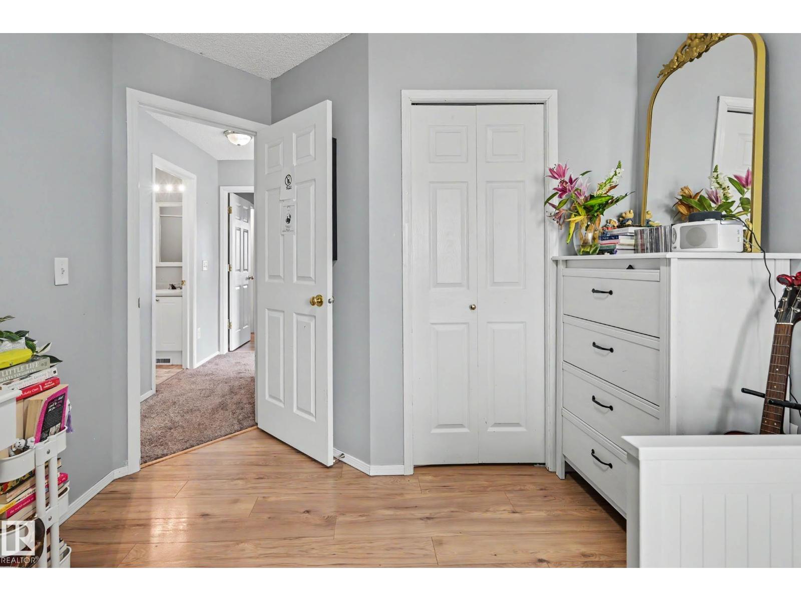 2123 36 AV NW - 26