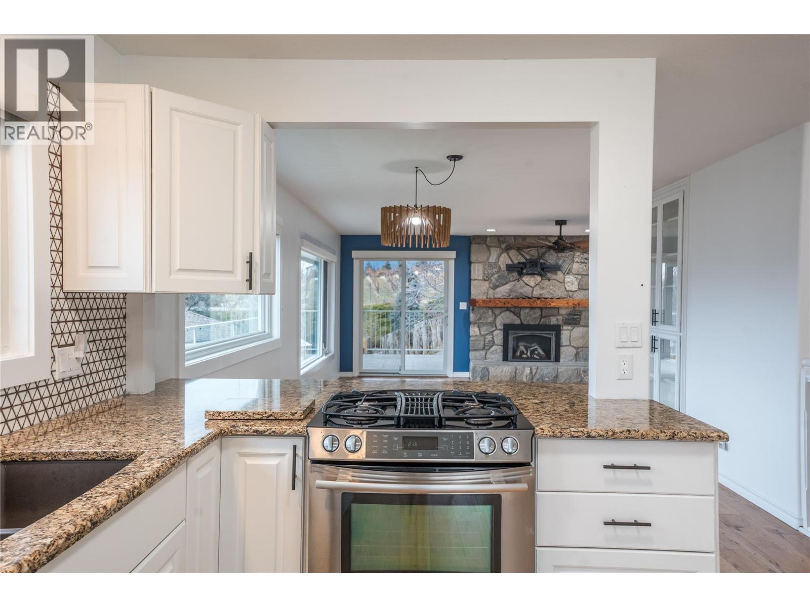 6318 Faircrest Street, Summerland