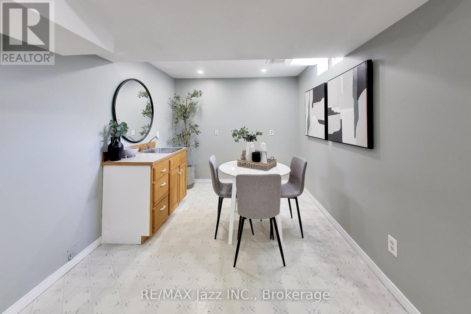6 WEST SIDE DRIVE - 40