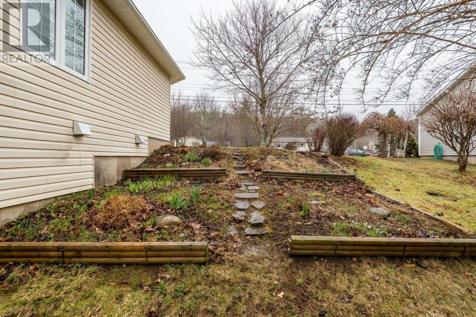 114 Mayfair Drive - 37