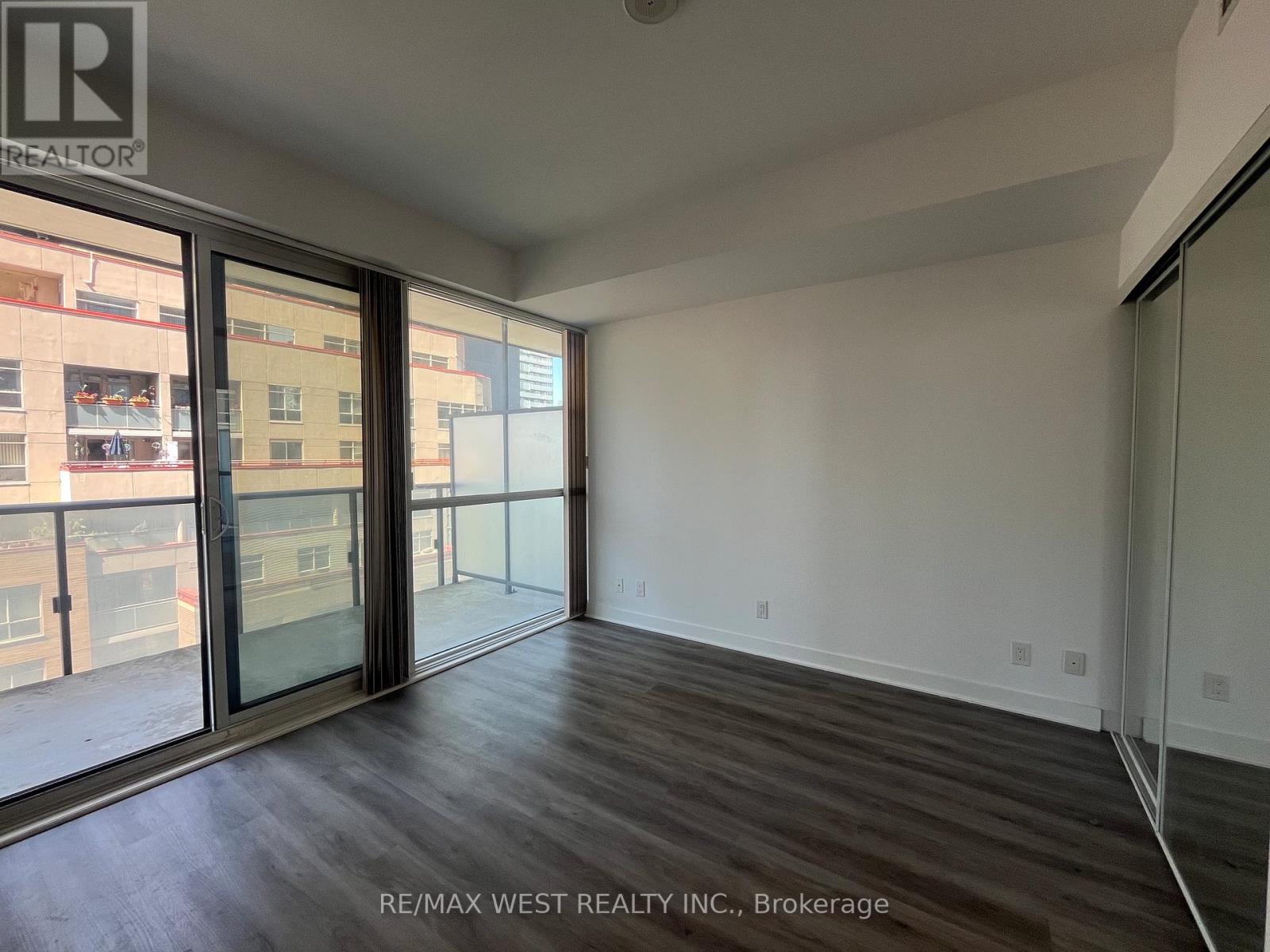 #1106 15 GRENVILLE STREET - 15