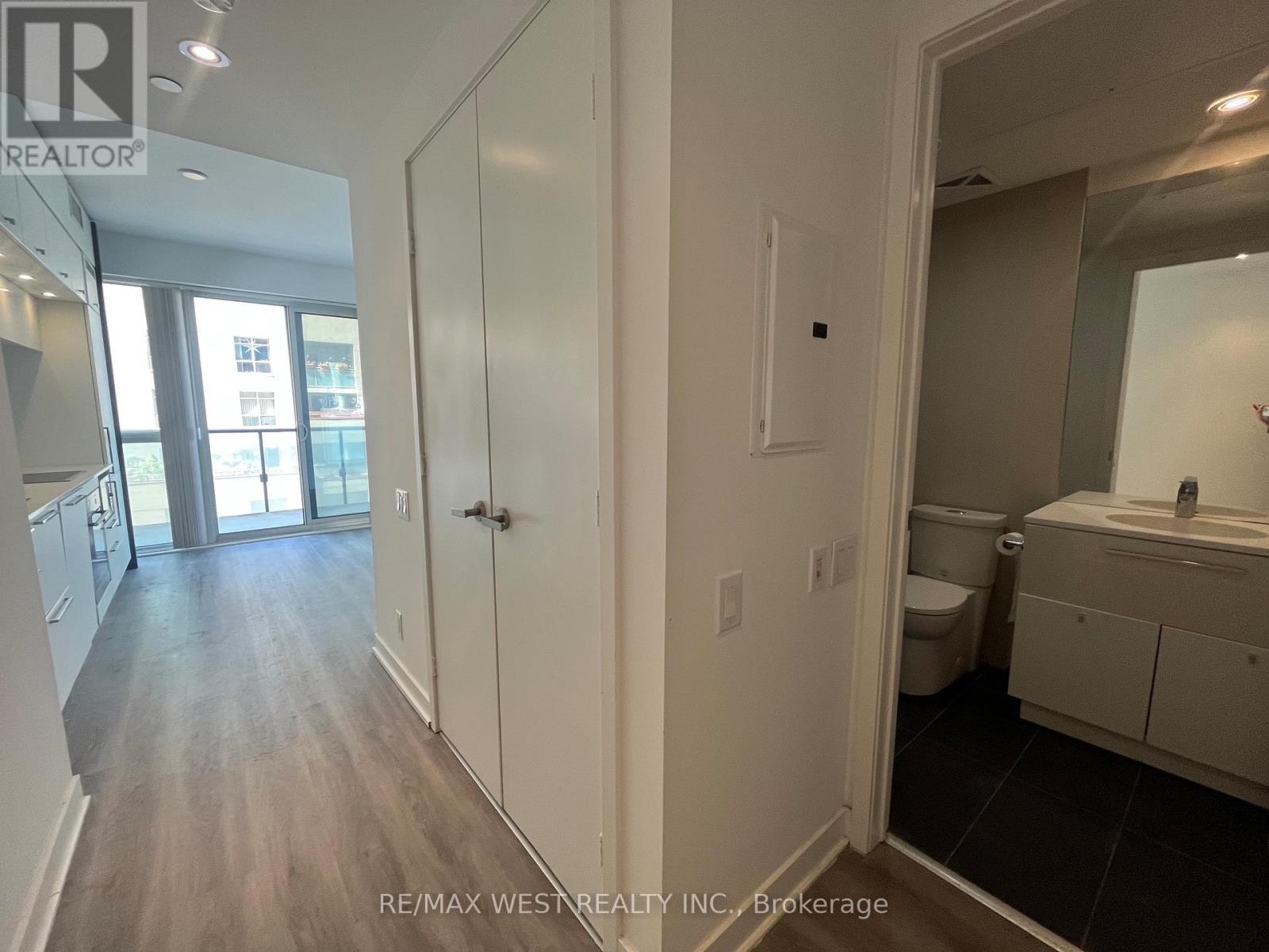 #1106 15 GRENVILLE STREET - 12