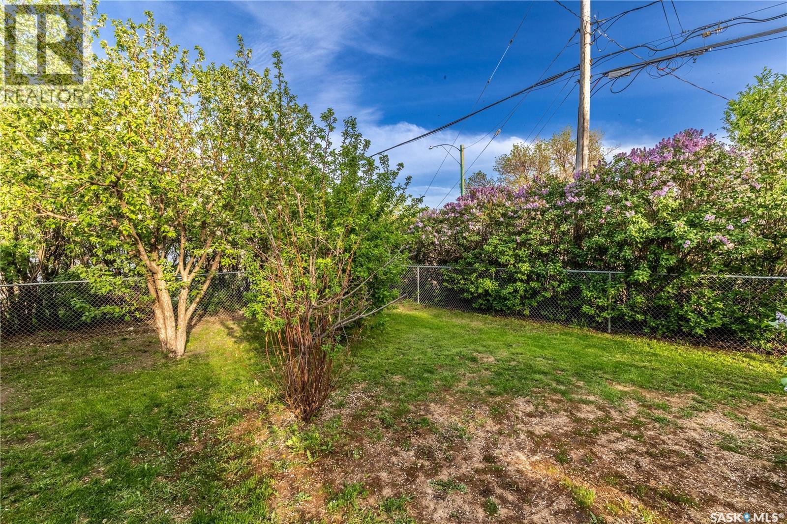 201 Athabasca STREET W - 30
