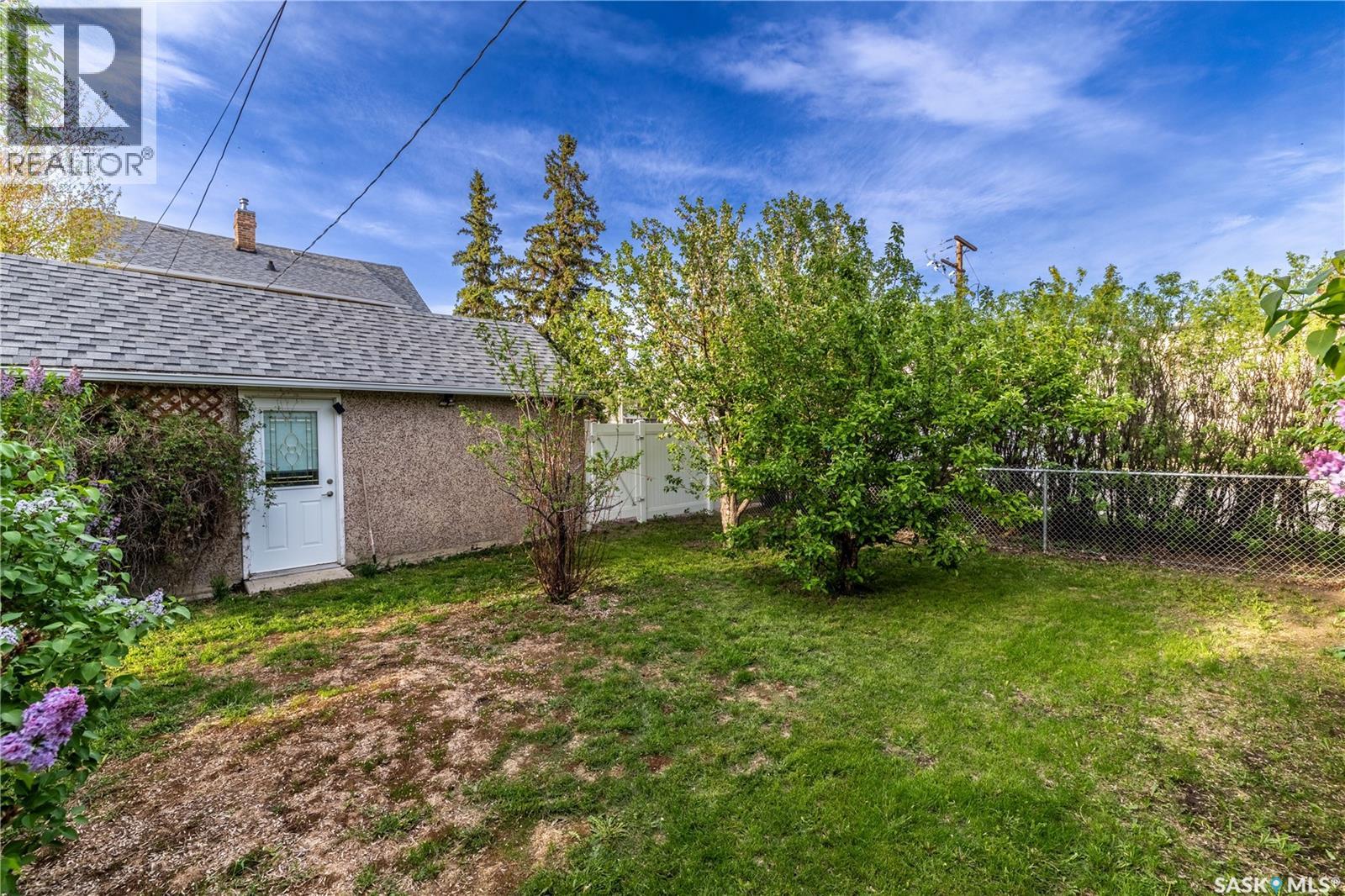 201 Athabasca STREET W - 29