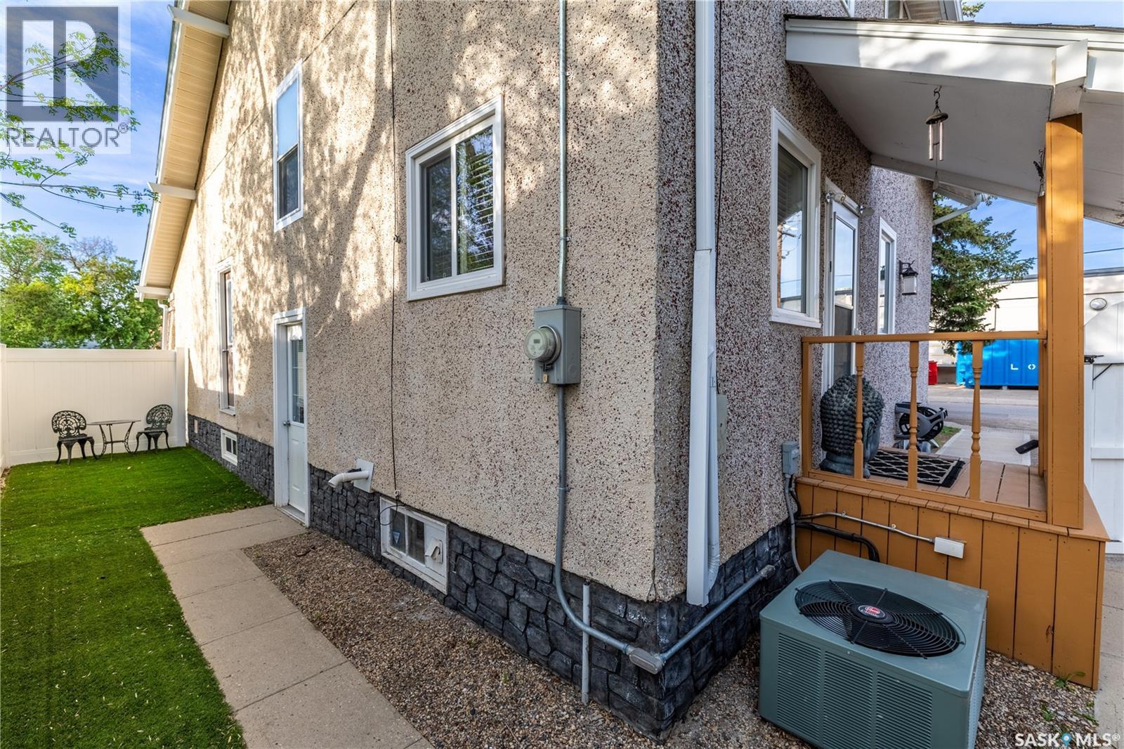 201 Athabasca STREET W - 32