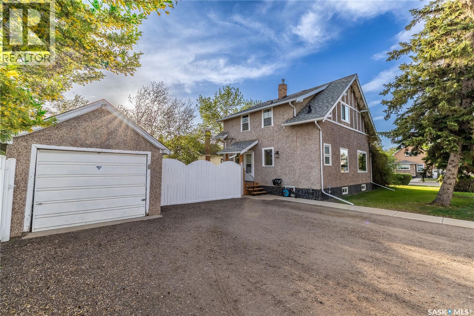 201 Athabasca STREET W - 33