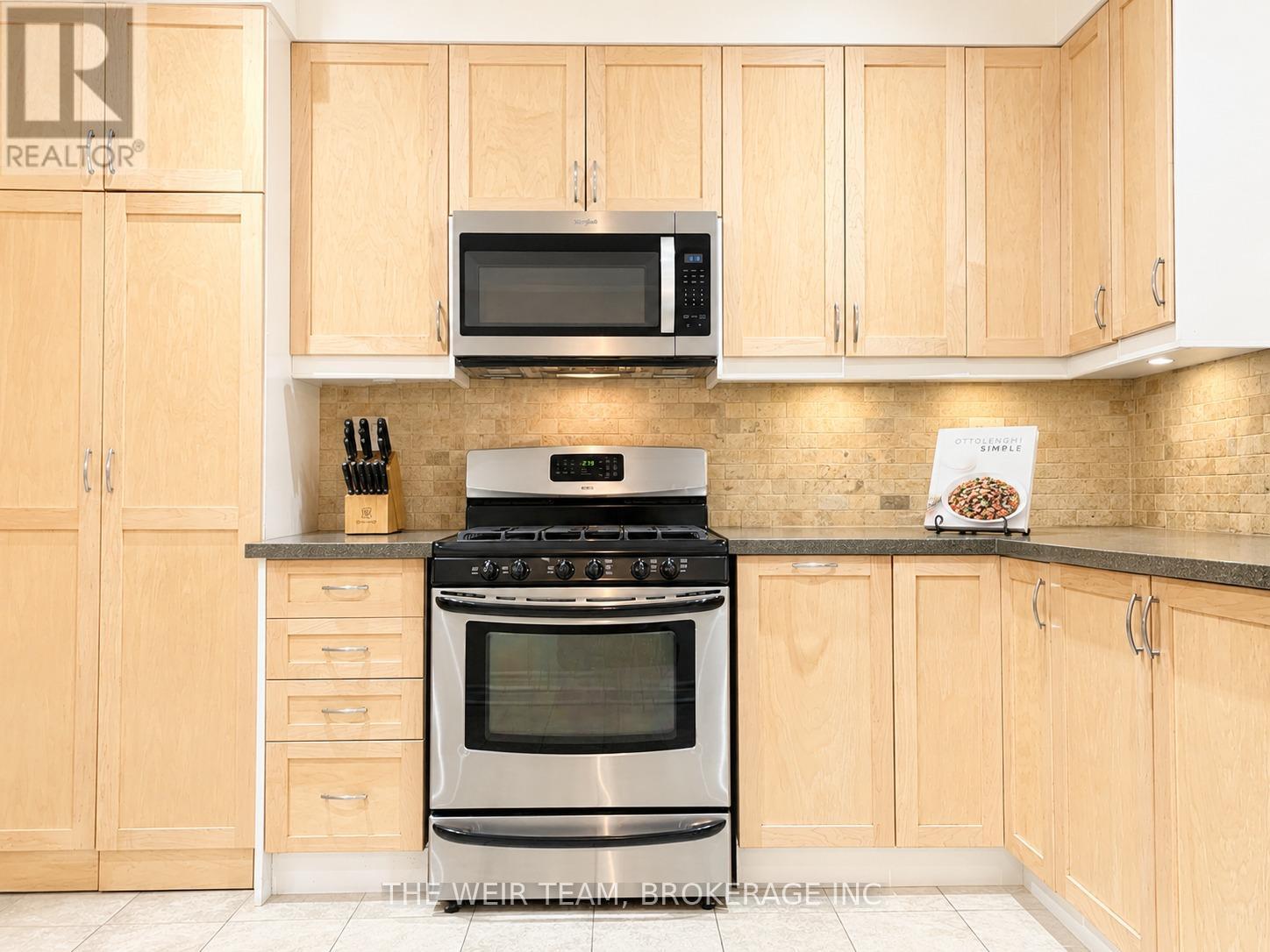 911 WOODBINE AVENUE - 8