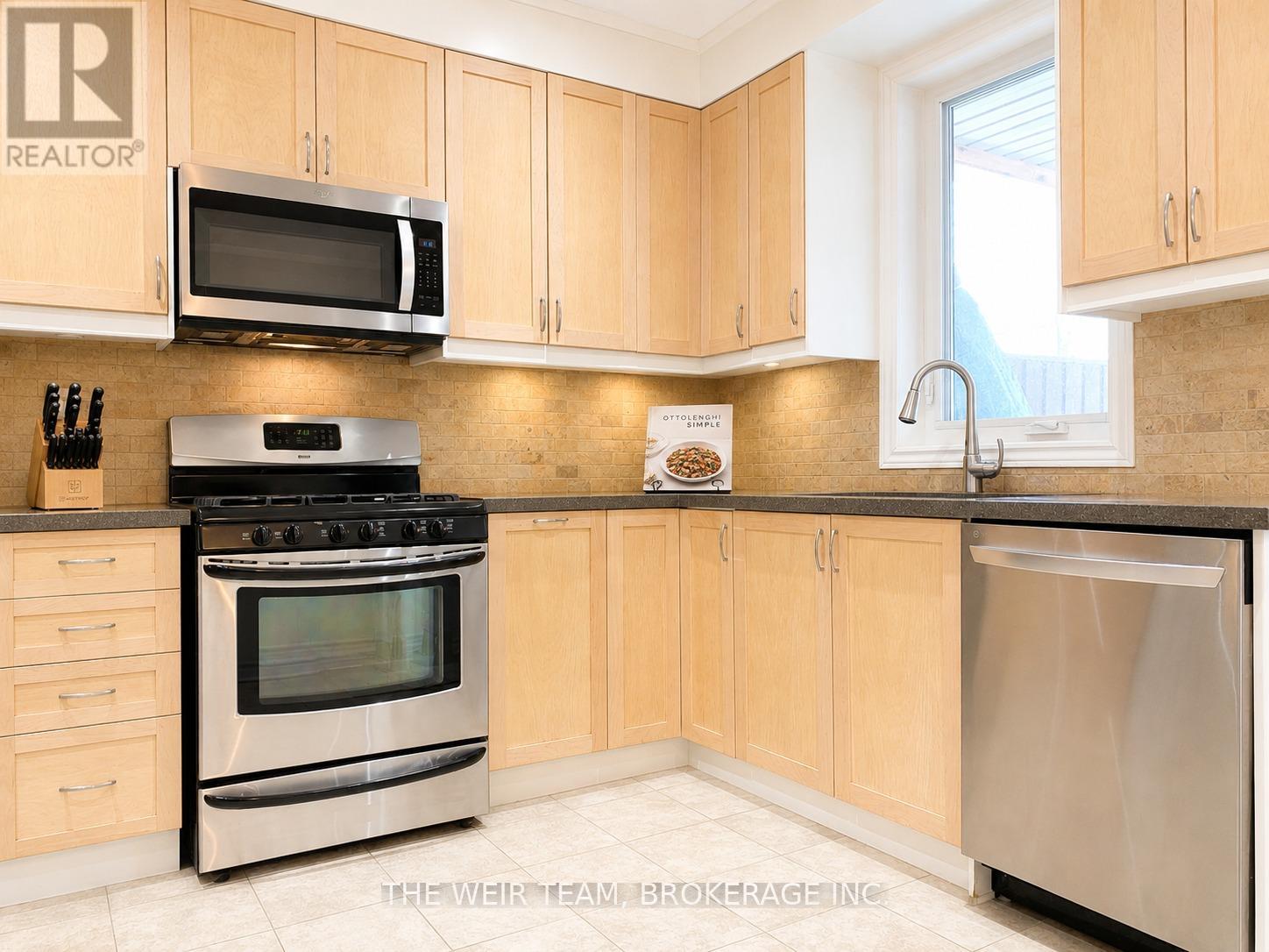 911 WOODBINE AVENUE - 9