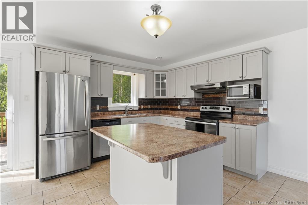 899 Bernard St - 10
