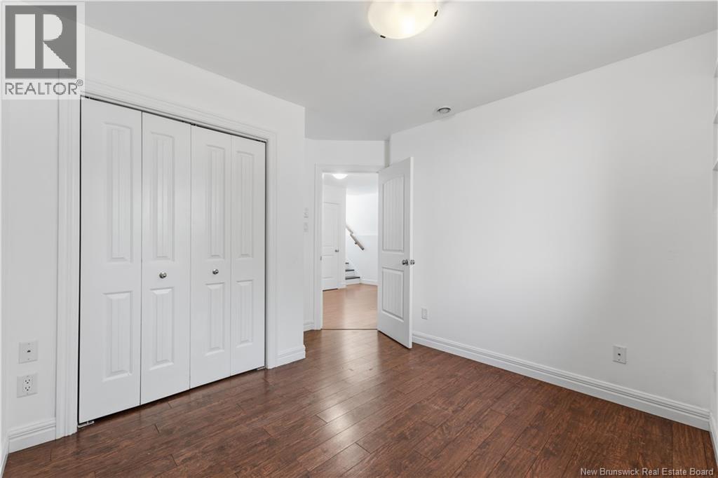 899 Bernard St - 30