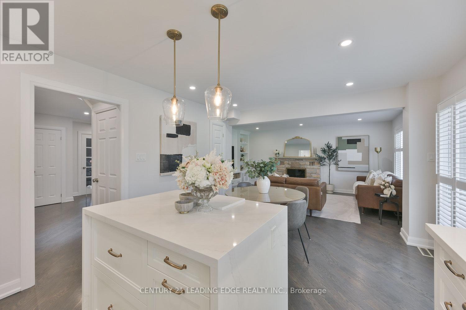 6 DALECROFT CIRCLE - 15