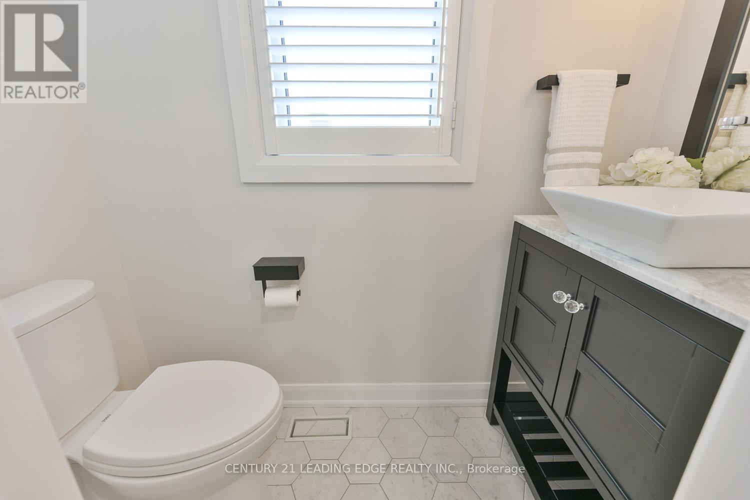 6 DALECROFT CIRCLE - 26