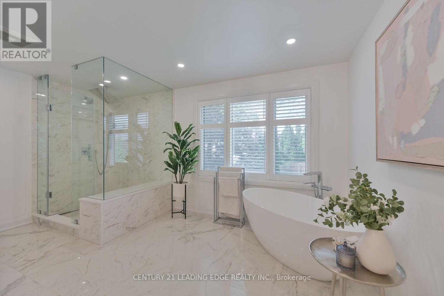 6 DALECROFT CIRCLE - 34