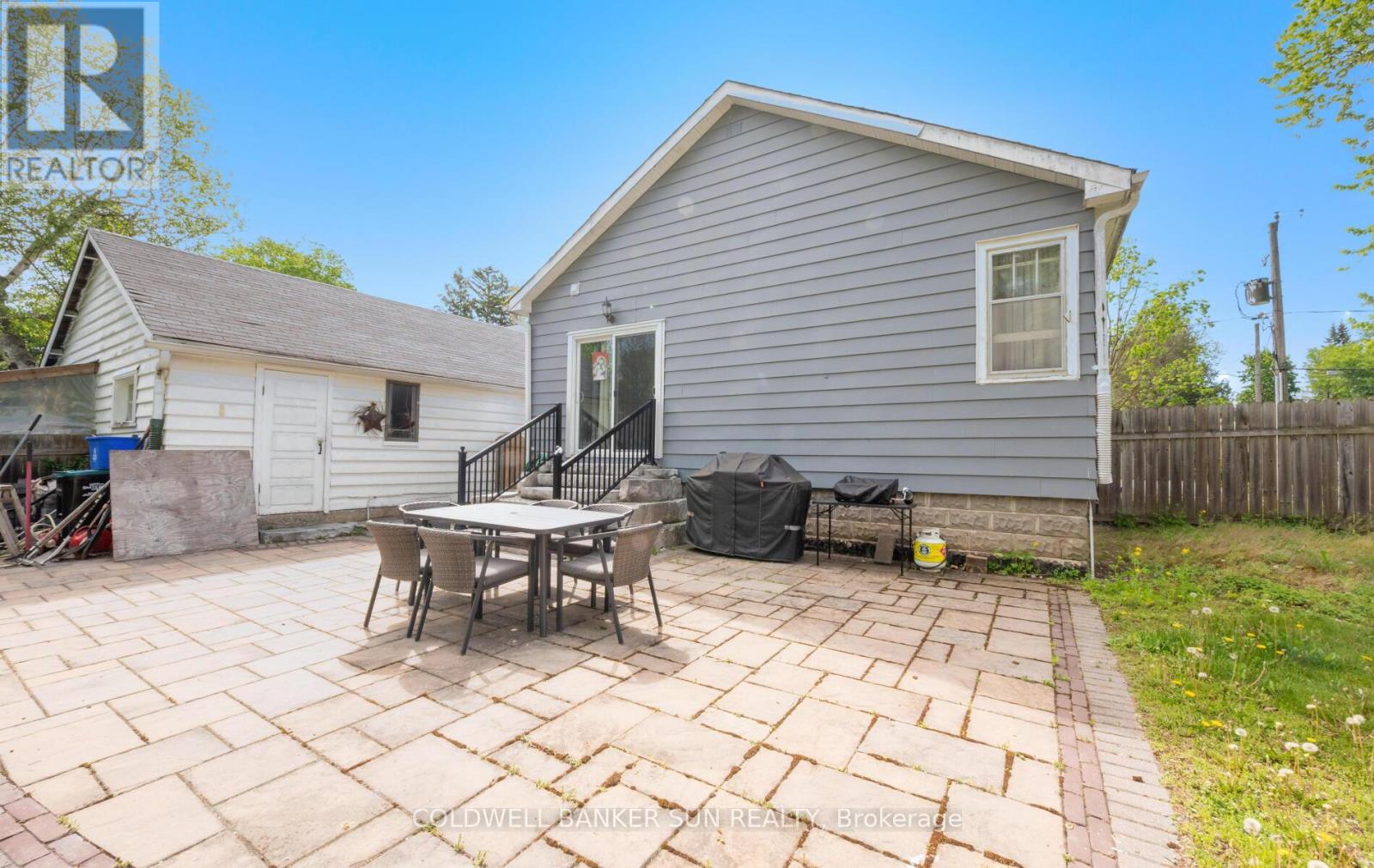 20 MAPLE LANE - 4