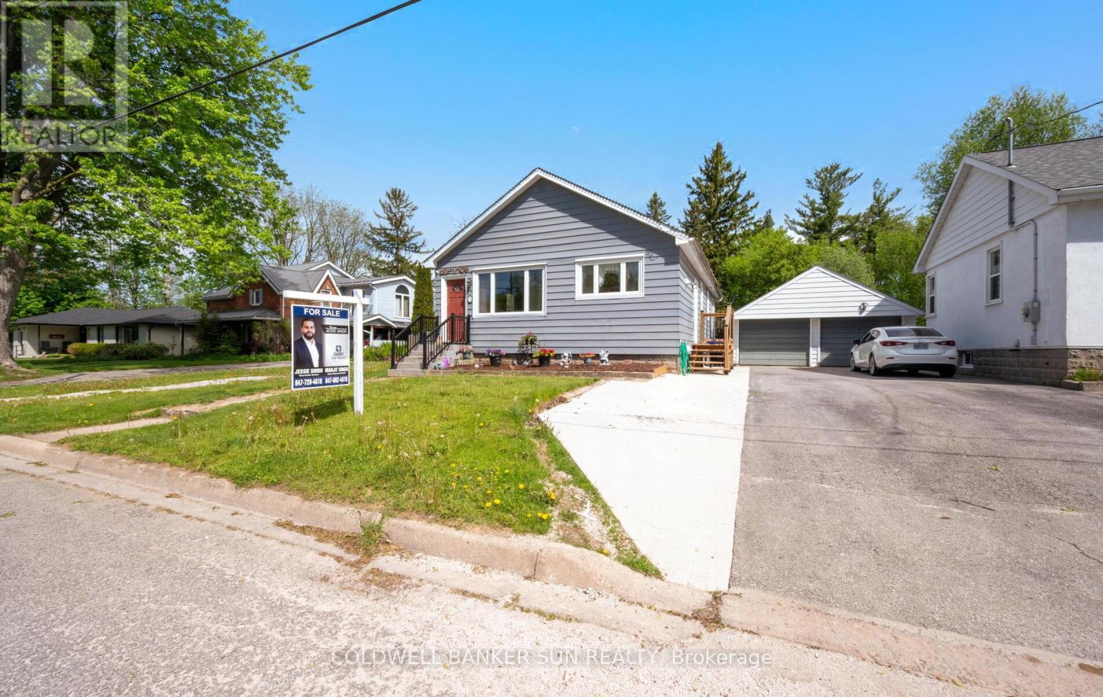 20 MAPLE LANE - 6