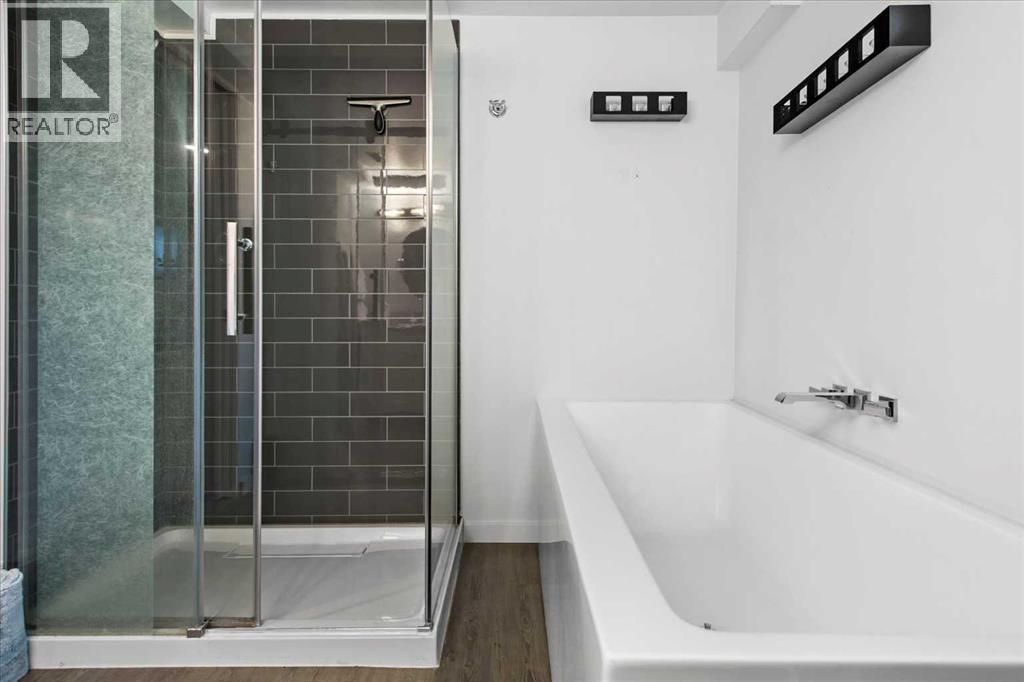 527 29 Street NW - 31