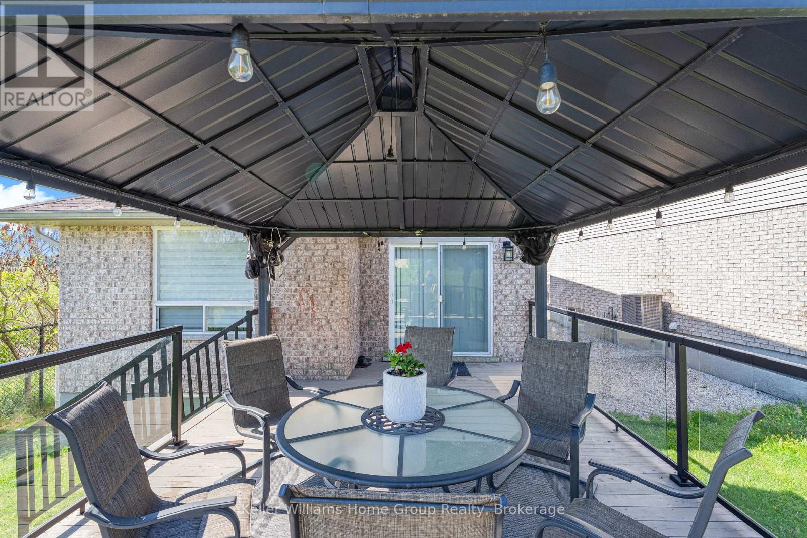 177 WATSON ROAD N - 2