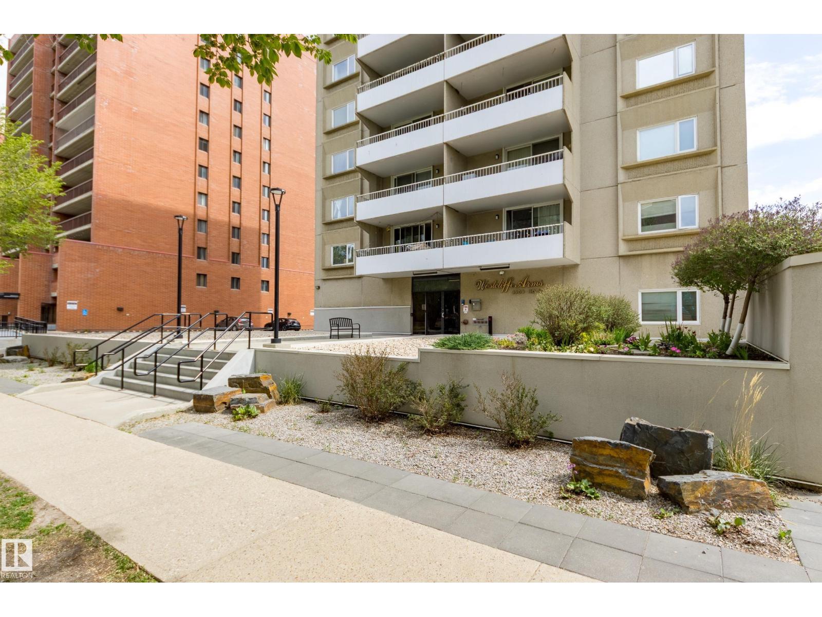 #1001 9909 110 ST NW - 38