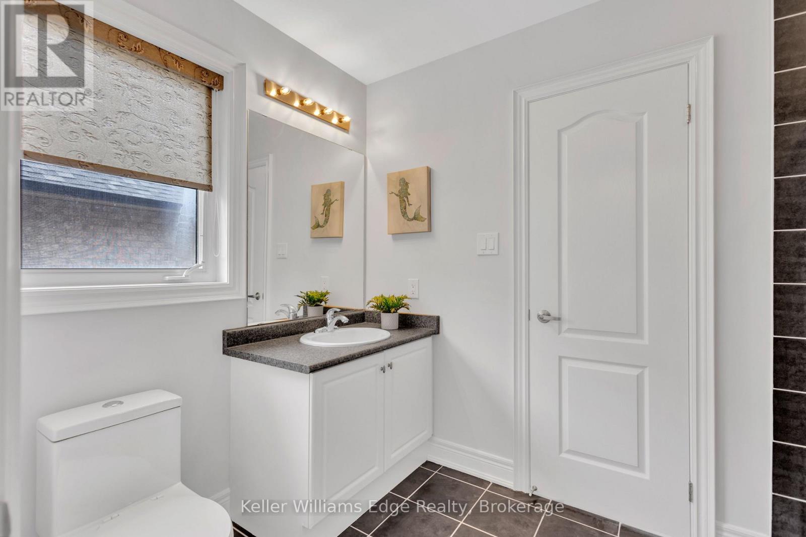2241 ADIRONDAK TRAIL - 34