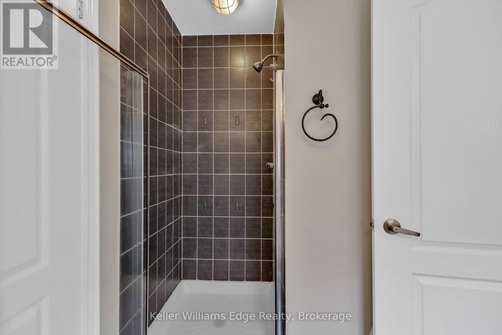 2241 ADIRONDAK TRAIL - 35