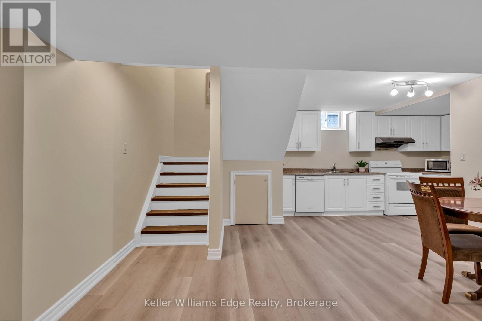 2241 ADIRONDAK TRAIL - 36