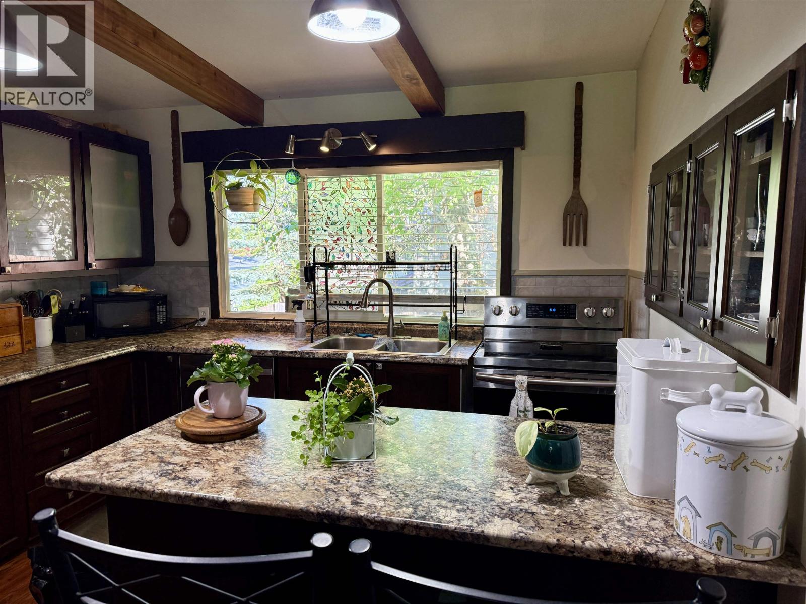 Photo 8 of 37 — 7238 ELK ROAD · Prince George, BC