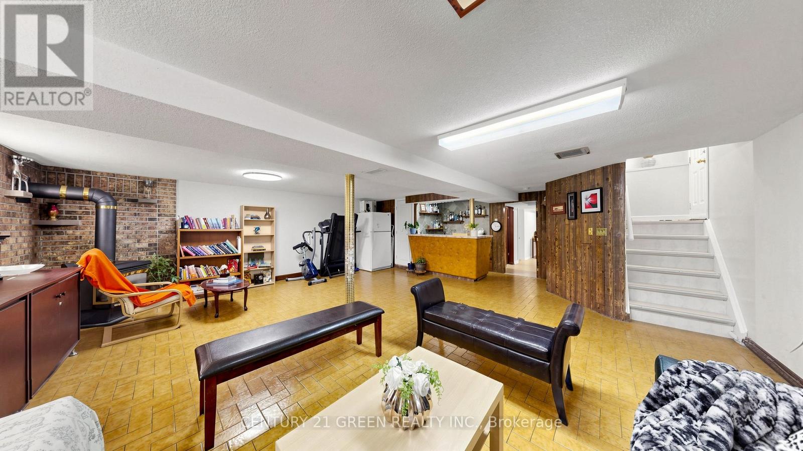 95 KEARNEY DRIVE - 32