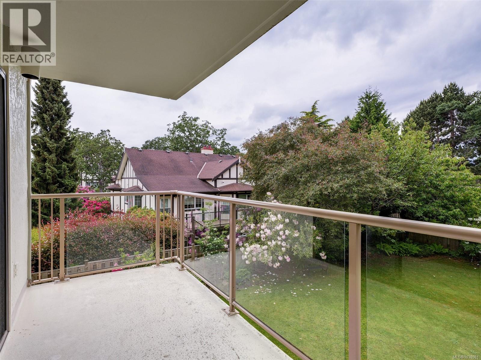 #303 2125 Oak Bay Ave - 20