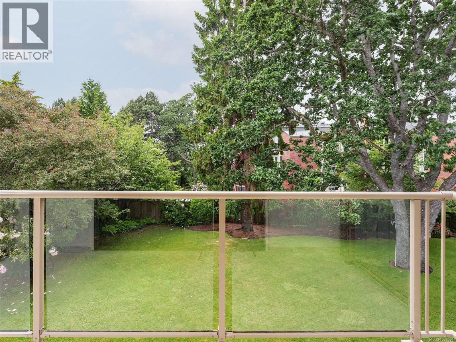 #303 2125 Oak Bay Ave - 22