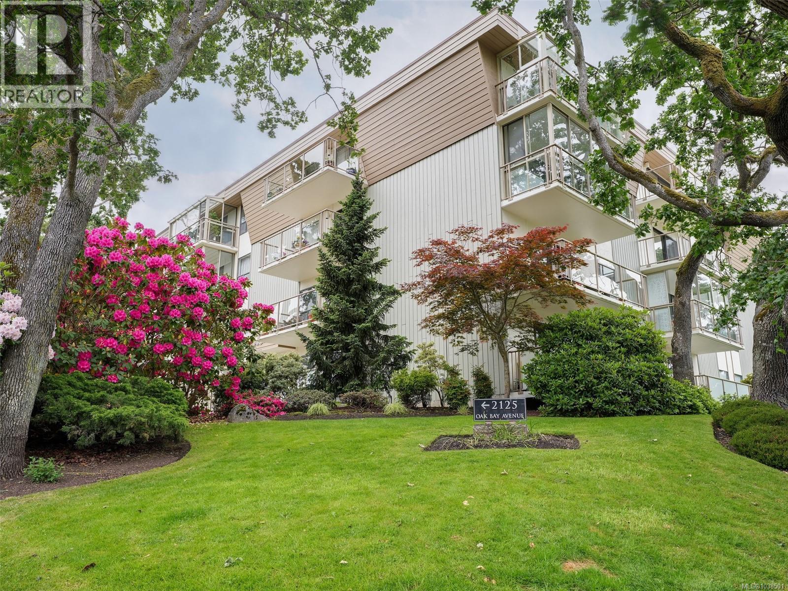 #303 2125 Oak Bay Ave - 28