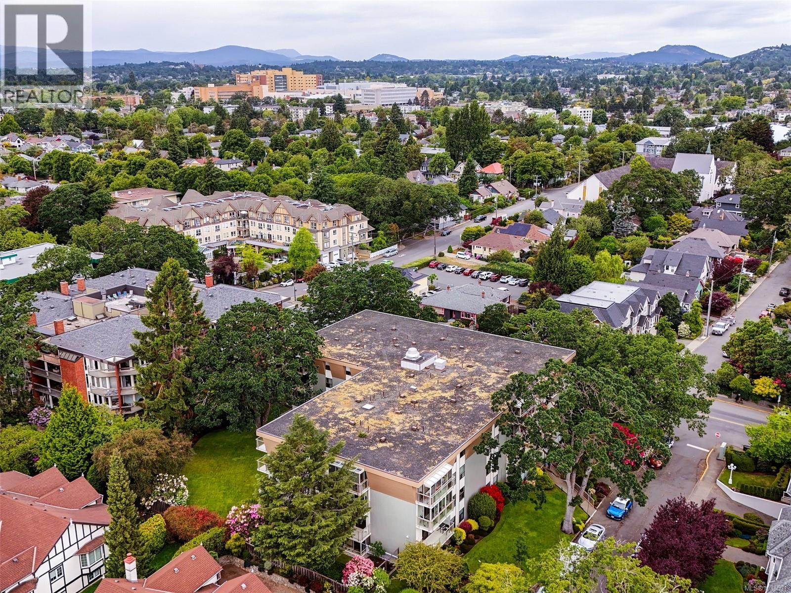 303 2125 Oak Bay Avenue, Oak Bay