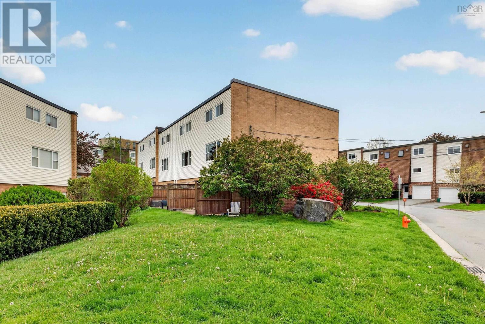 Property 25 of 39 of 5568 Carriageway Crescent