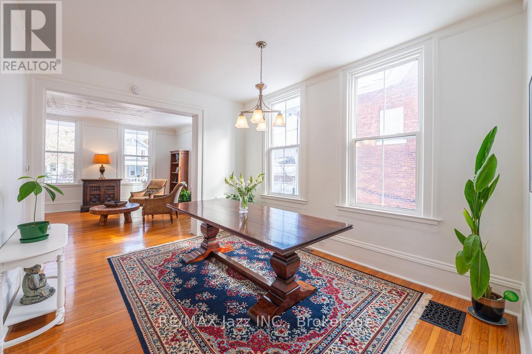 122 RICHARD STREET - 11