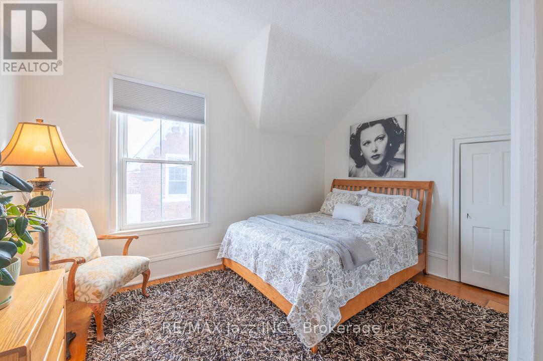 122 RICHARD STREET - 22