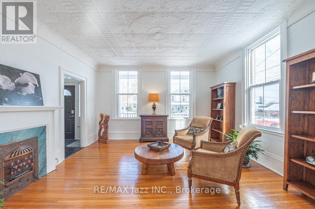 122 RICHARD STREET - 5