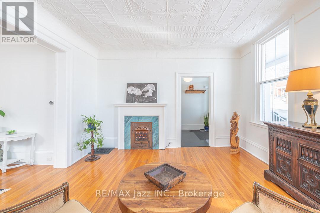 122 RICHARD STREET - 7