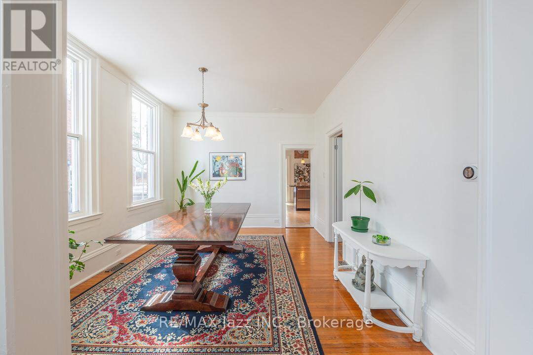 122 RICHARD STREET - 8