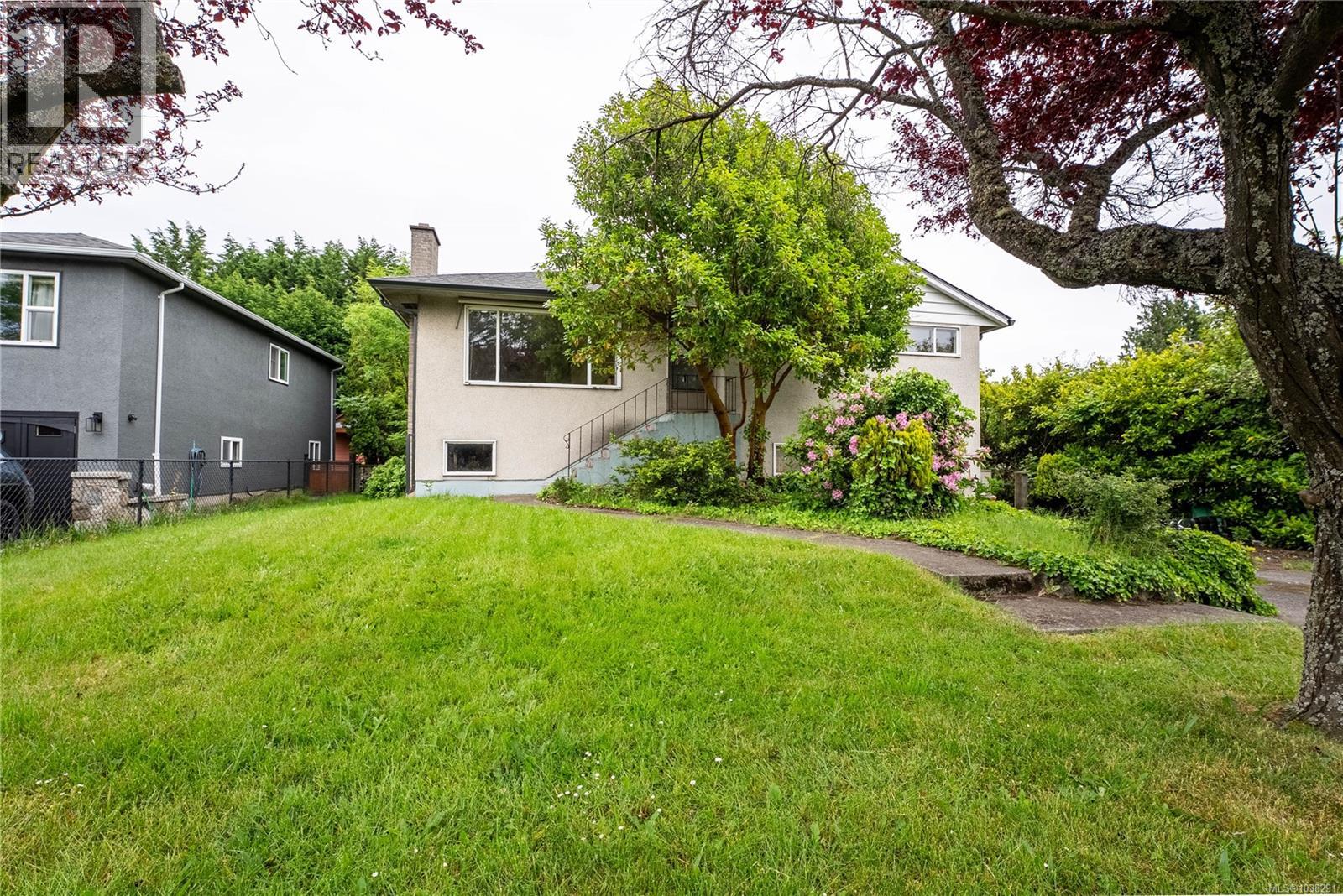 3205 Aldridge St - 1
