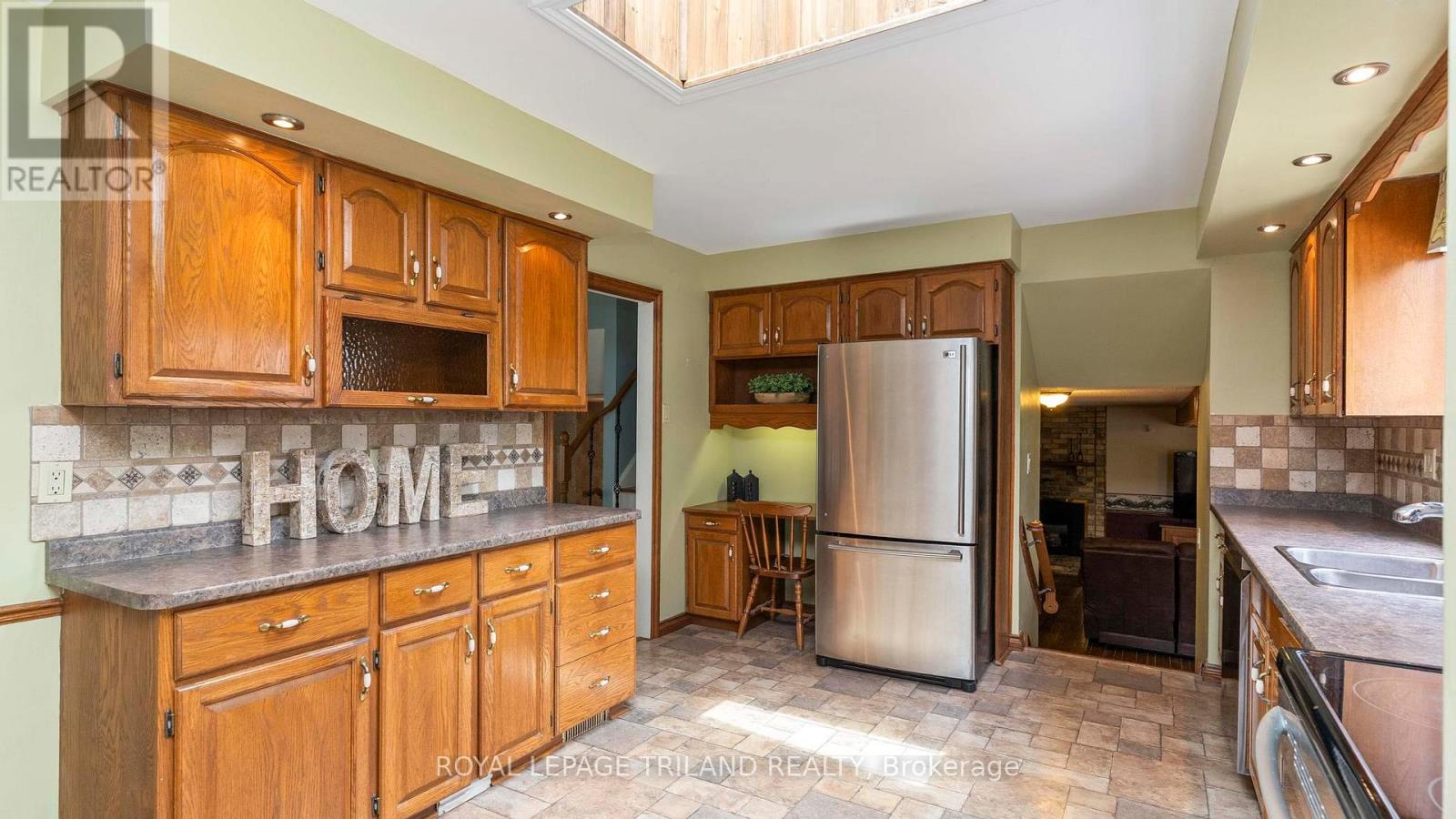 4 CONIFER CRESCENT - 10