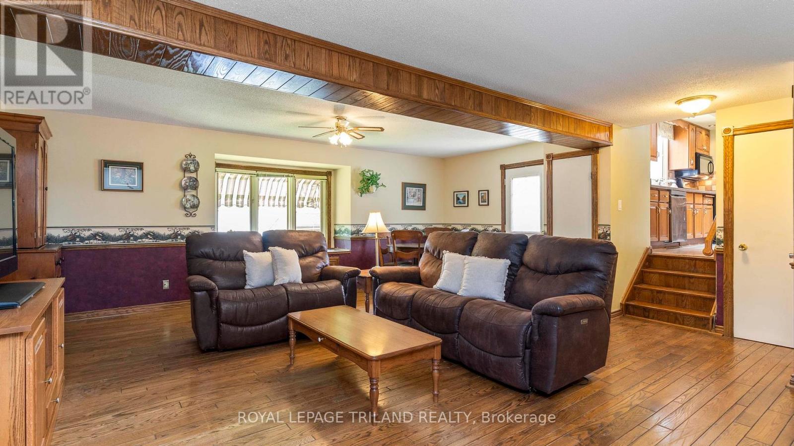 4 CONIFER CRESCENT - 14