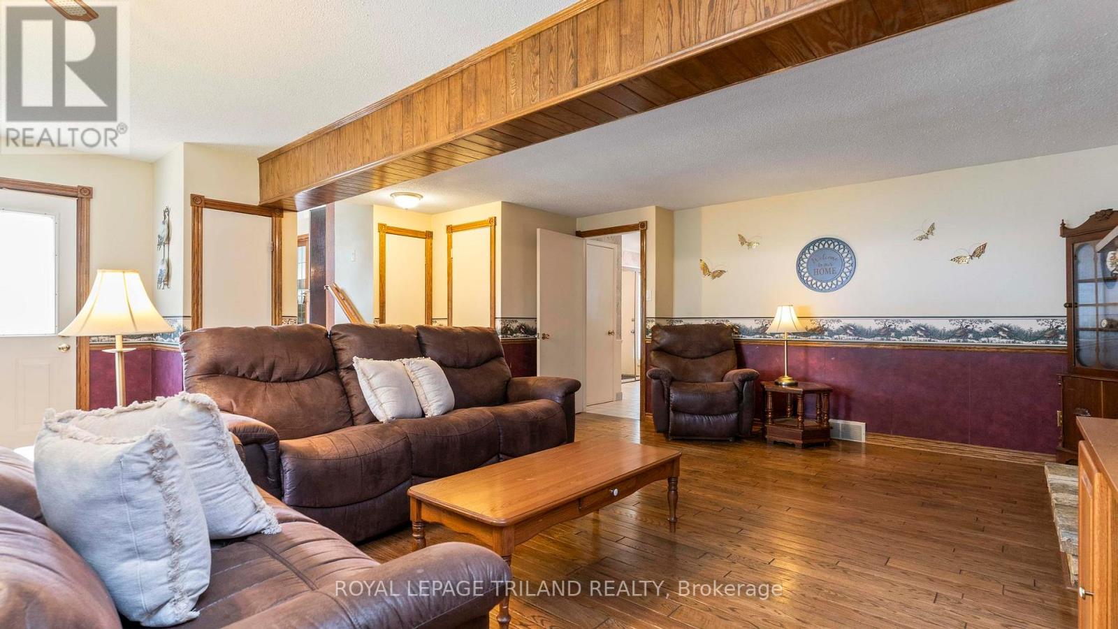 4 CONIFER CRESCENT - 15