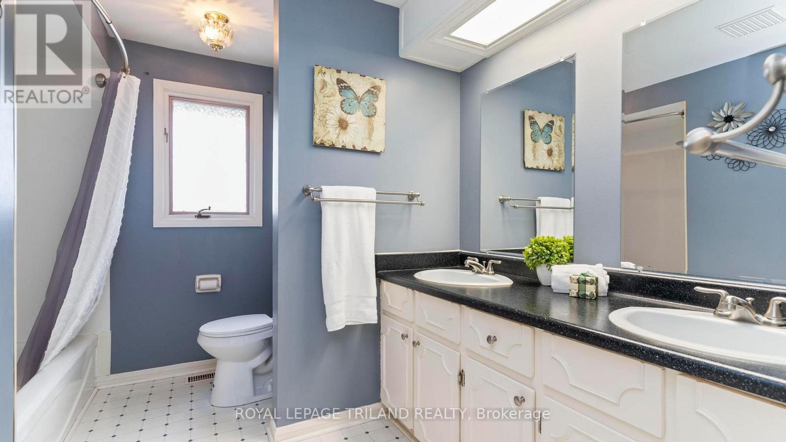 4 CONIFER CRESCENT - 18