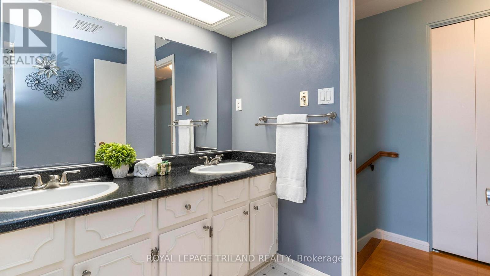 4 CONIFER CRESCENT - 19