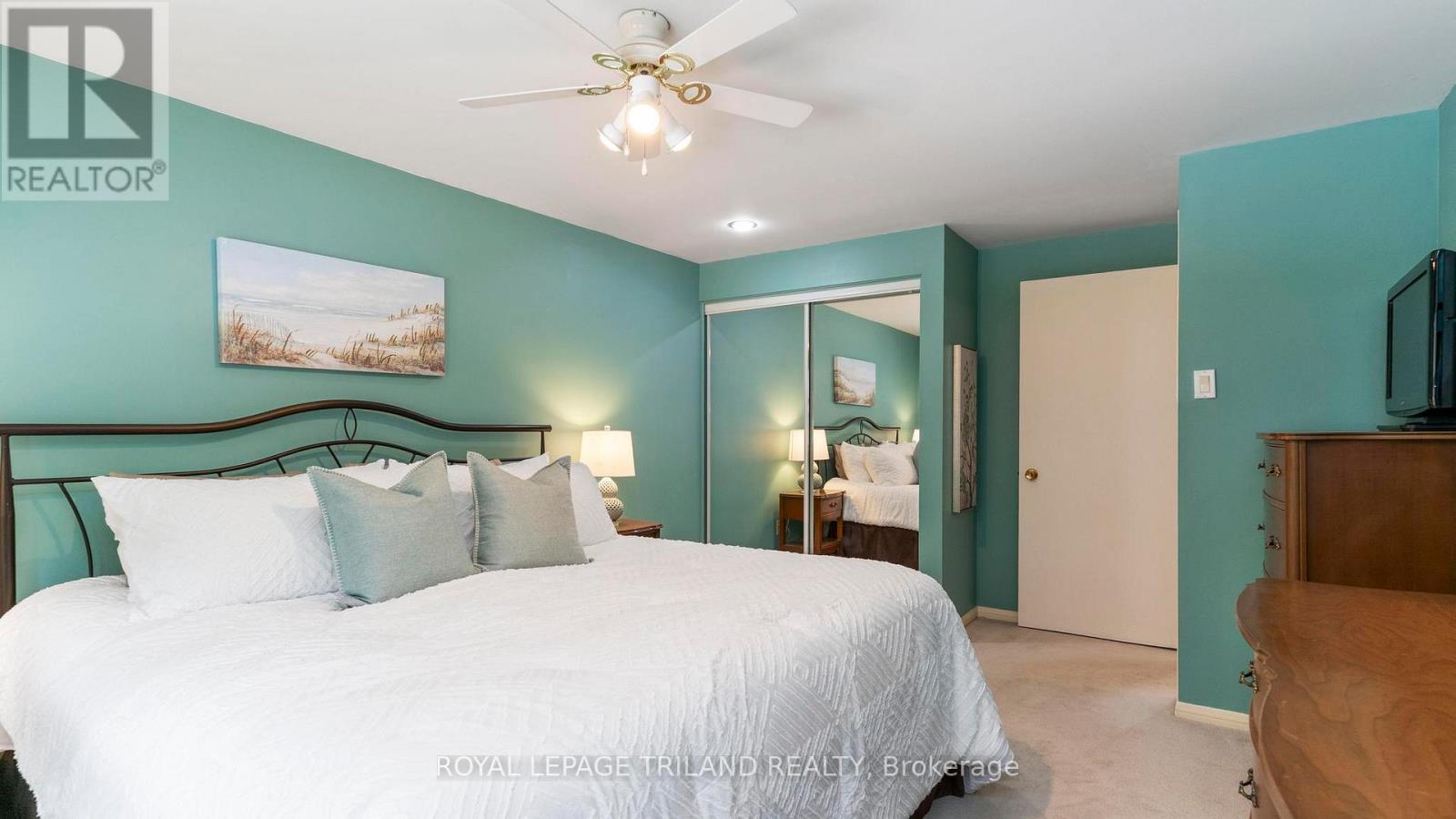 4 CONIFER CRESCENT - 21