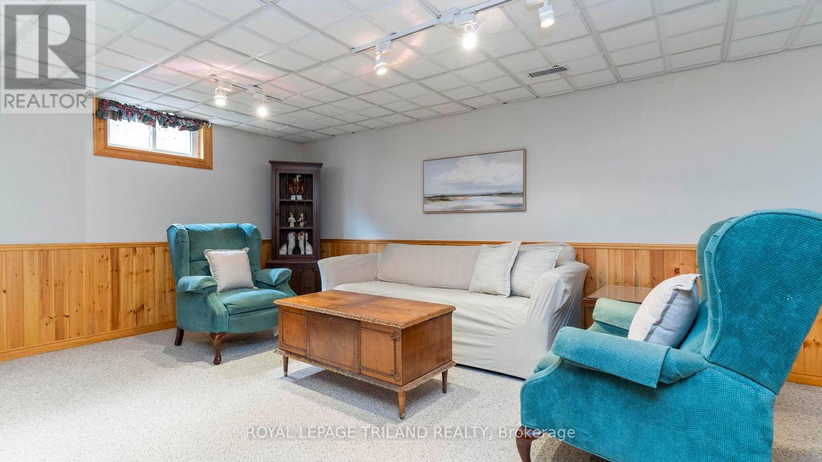 4 CONIFER CRESCENT - 24