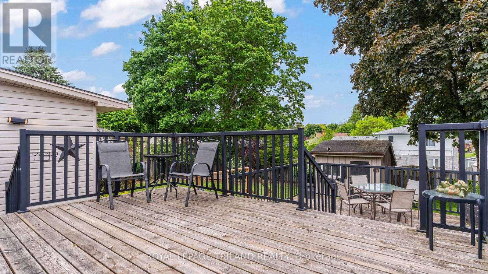 4 CONIFER CRESCENT - 34