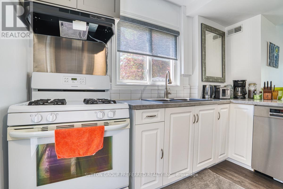 20 BLUEWATER DRIVE - 12